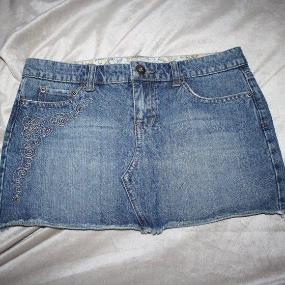 ✨ So Wear it Declare it Jean skirt with silver size 7 - Picture 1 of 4